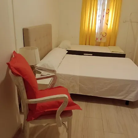 Aurora With Private Bathroom Homestay Alicante